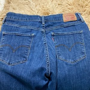 Levi’s 314 shaping straight jeans